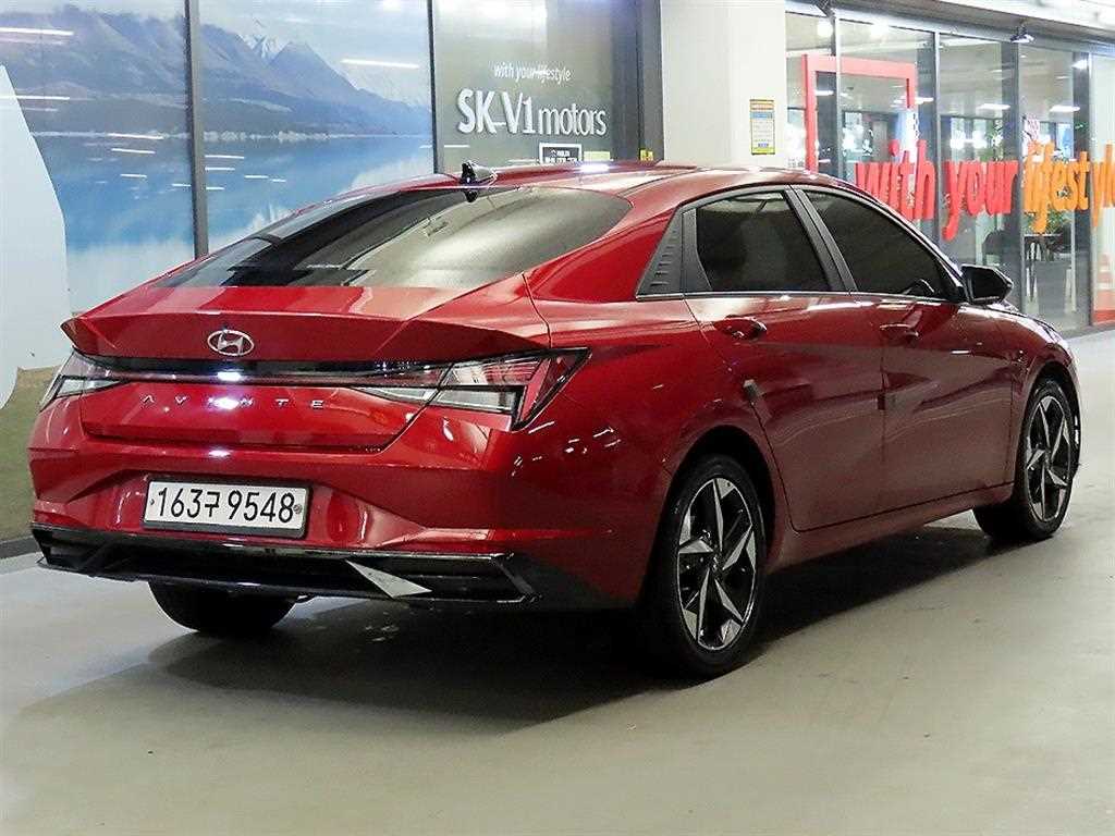 HYUNDAI Avante - Vista 4