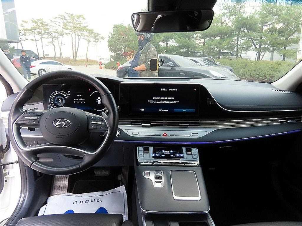 HYUNDAI Grandeur - Vista 7