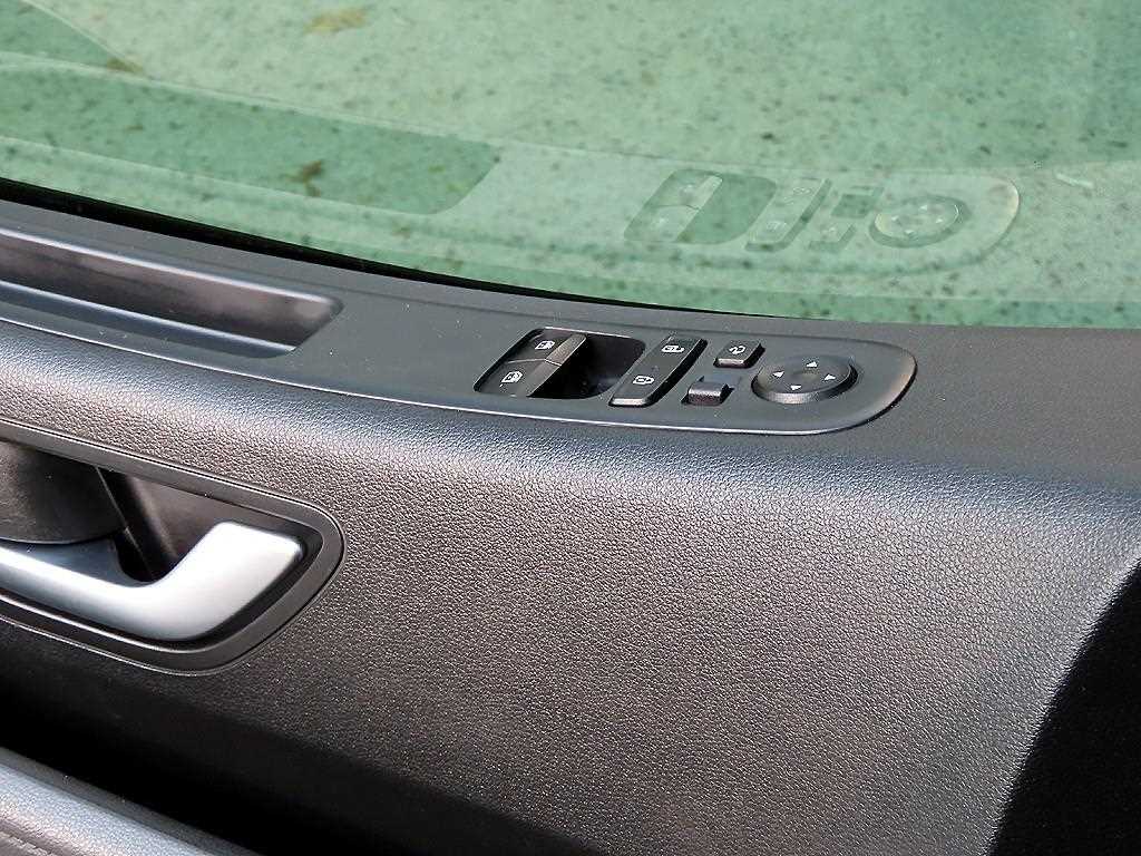 HYUNDAI Staria - Vista 12