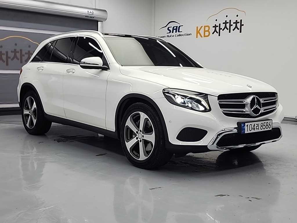 Mercedes Benz GLC Class - Vista 5