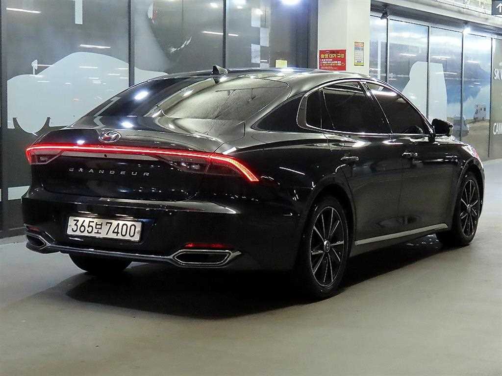 HYUNDAI Grandeur - Vista 4