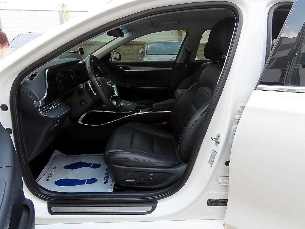 HYUNDAI Grandeur - Vista 5