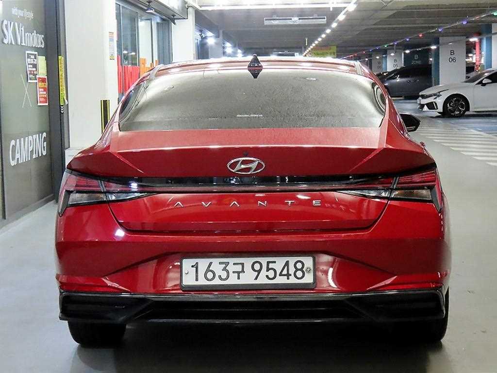 HYUNDAI Avante - Vista 5