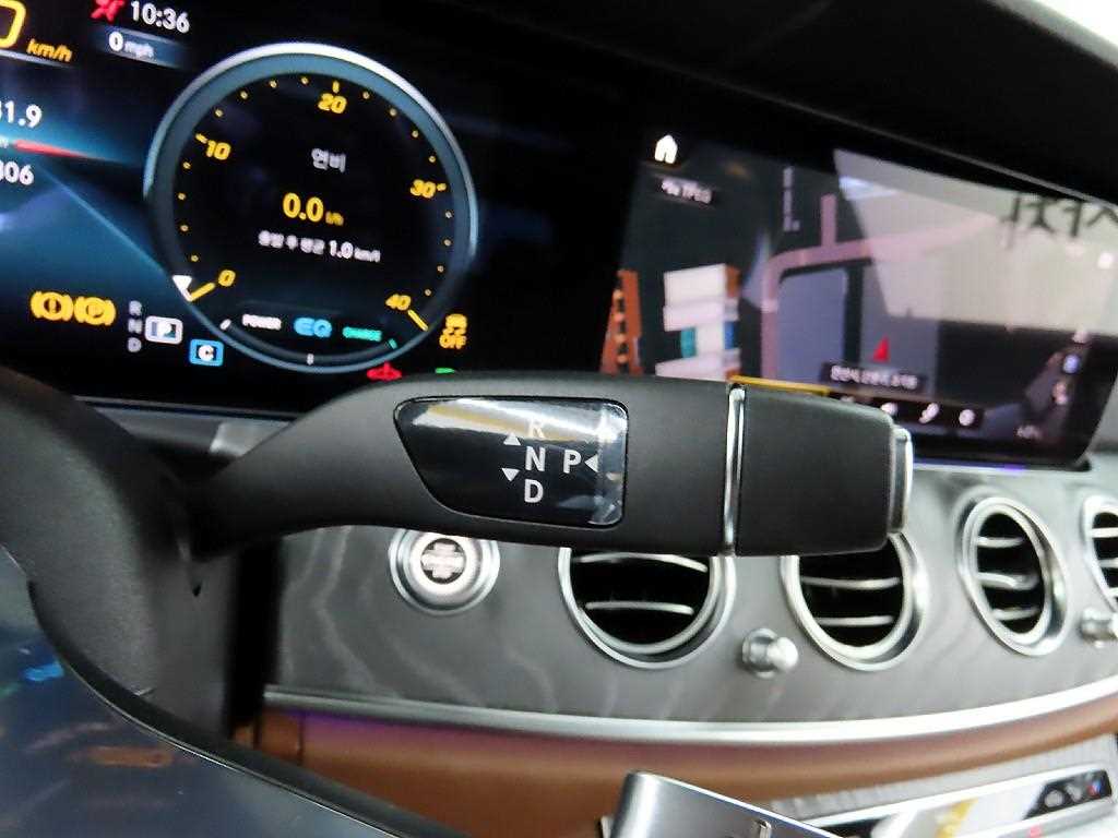 Mercedes Benz E class - Vista 10