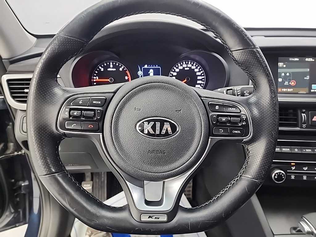 KIA K5 - Vista 9