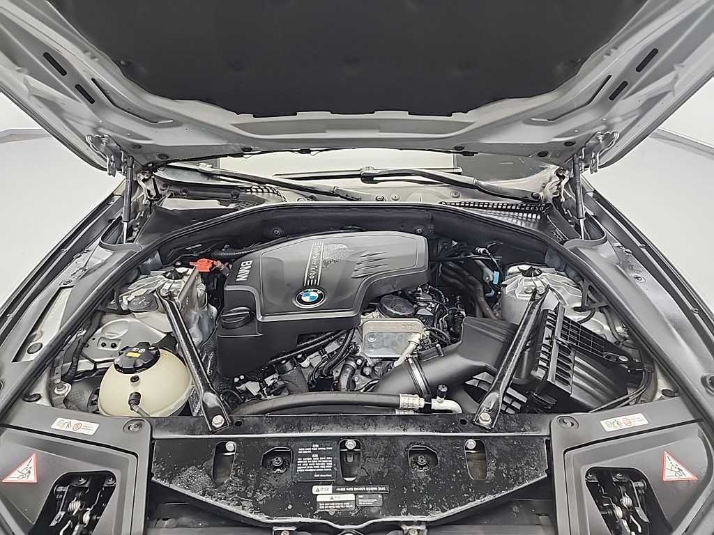 BMW 5 Series - Vista 5