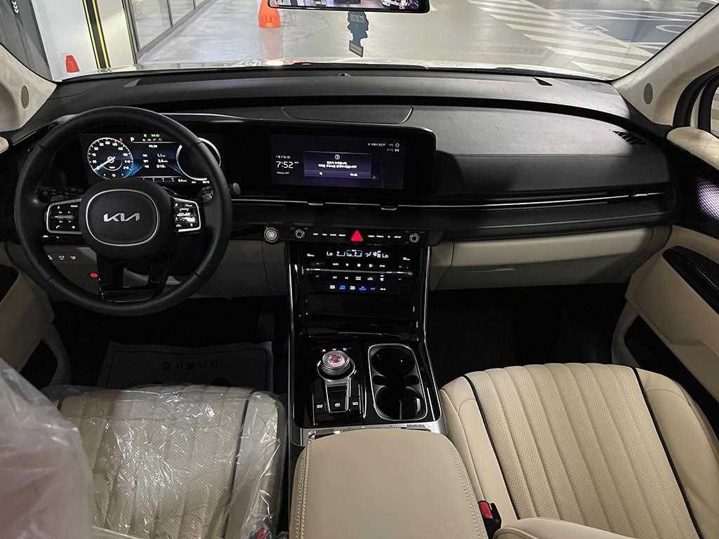 KIA Carnival - Vista 9