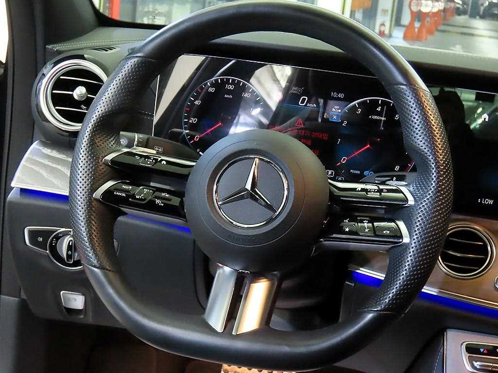 Mercedes Benz E class - Vista 8