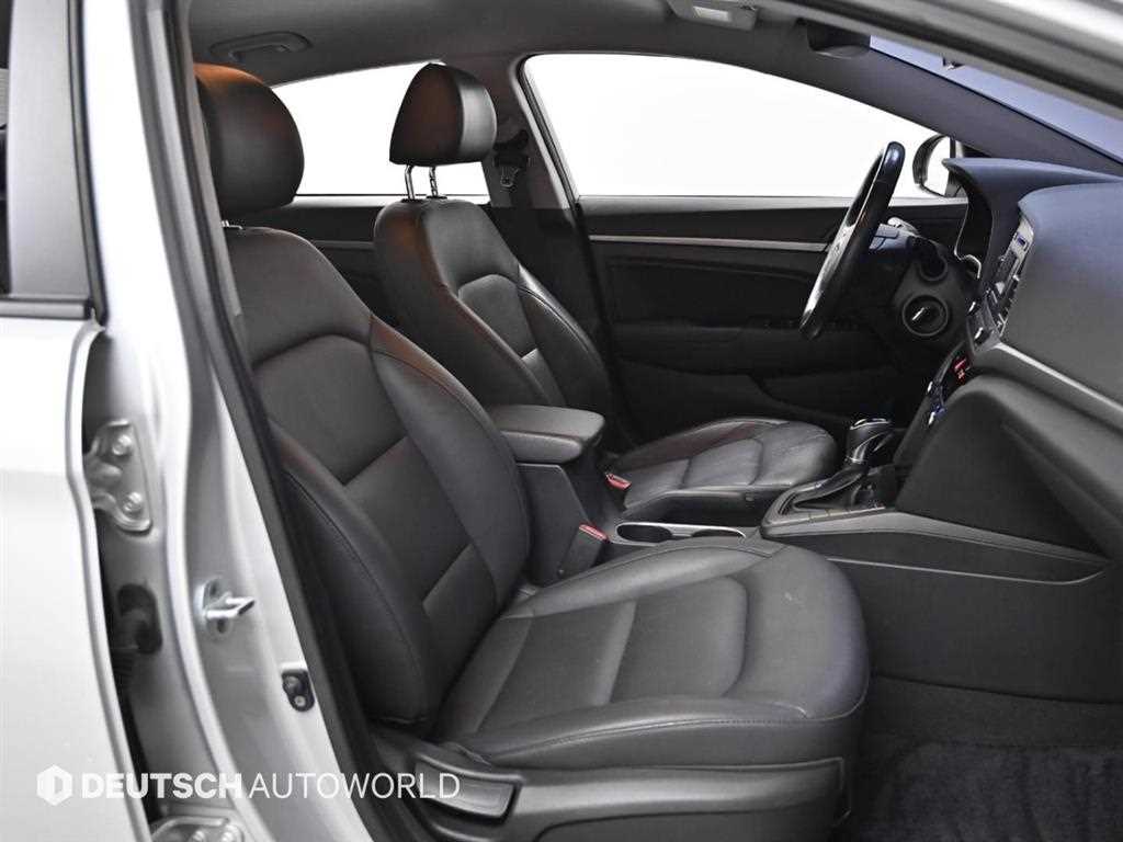 HYUNDAI Avante - Vista 10