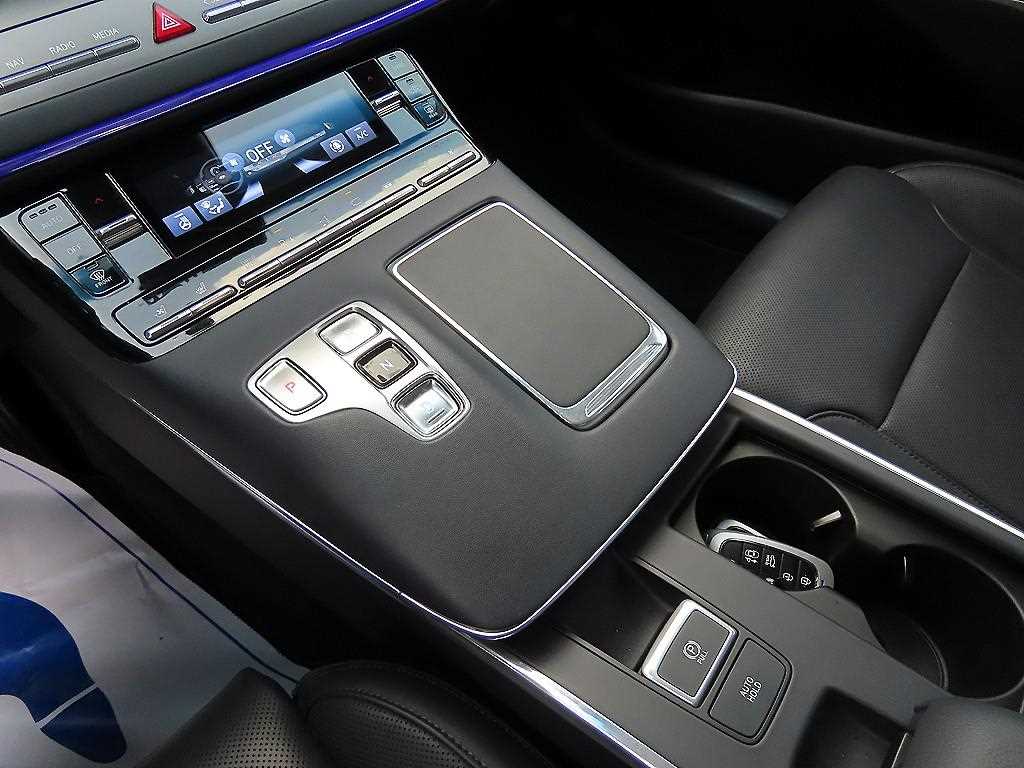 HYUNDAI Grandeur - Vista 11