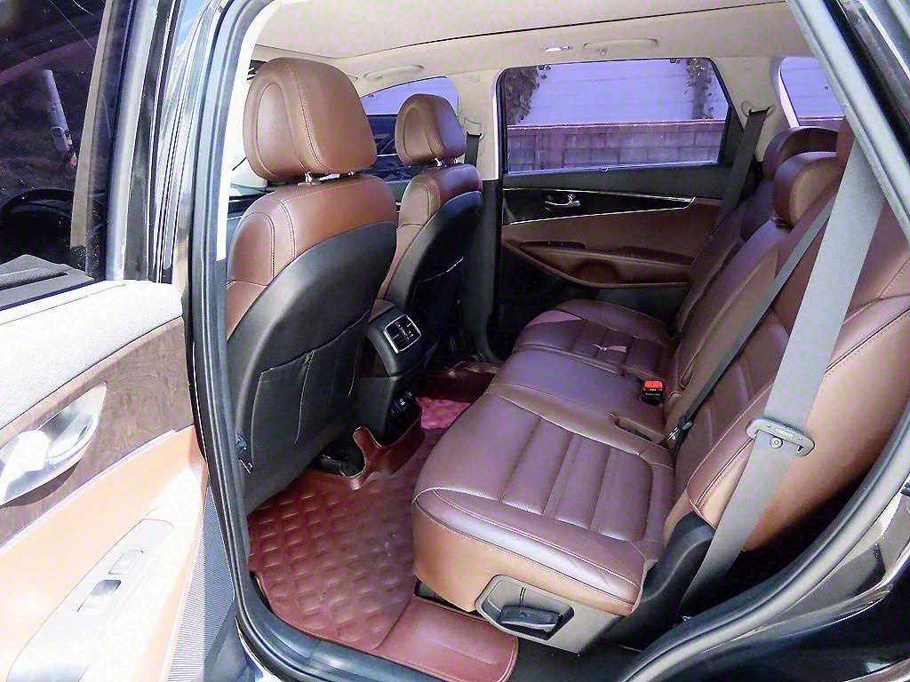 KIA Sorento - Vista 6