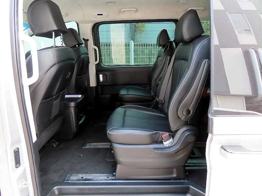 HYUNDAI Staria - Vista 6