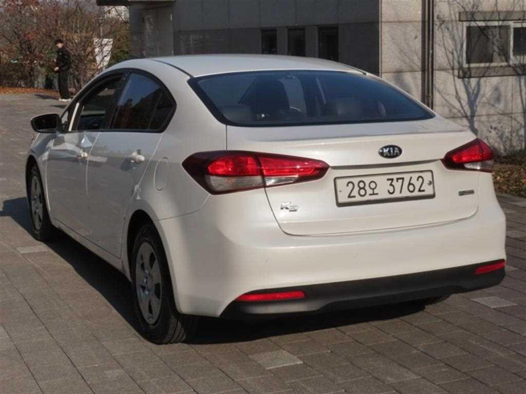 KIA K3 - Vista 4