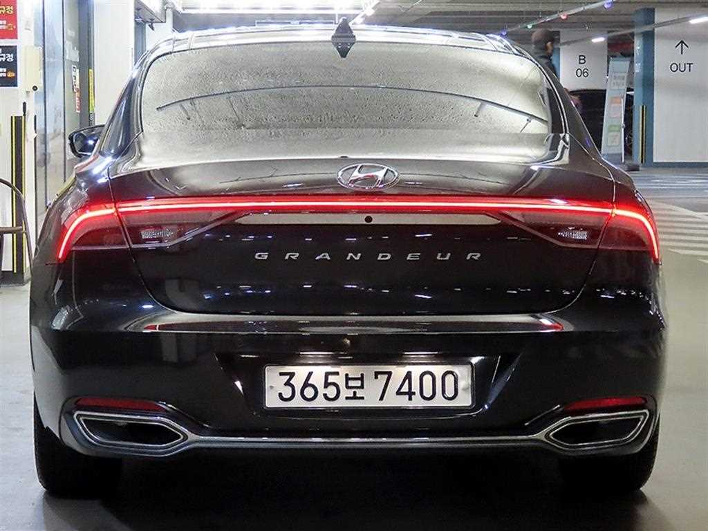 HYUNDAI Grandeur - Vista 5