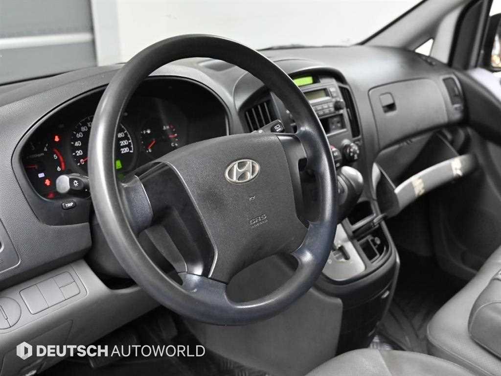 HYUNDAI Starex - Vista 12