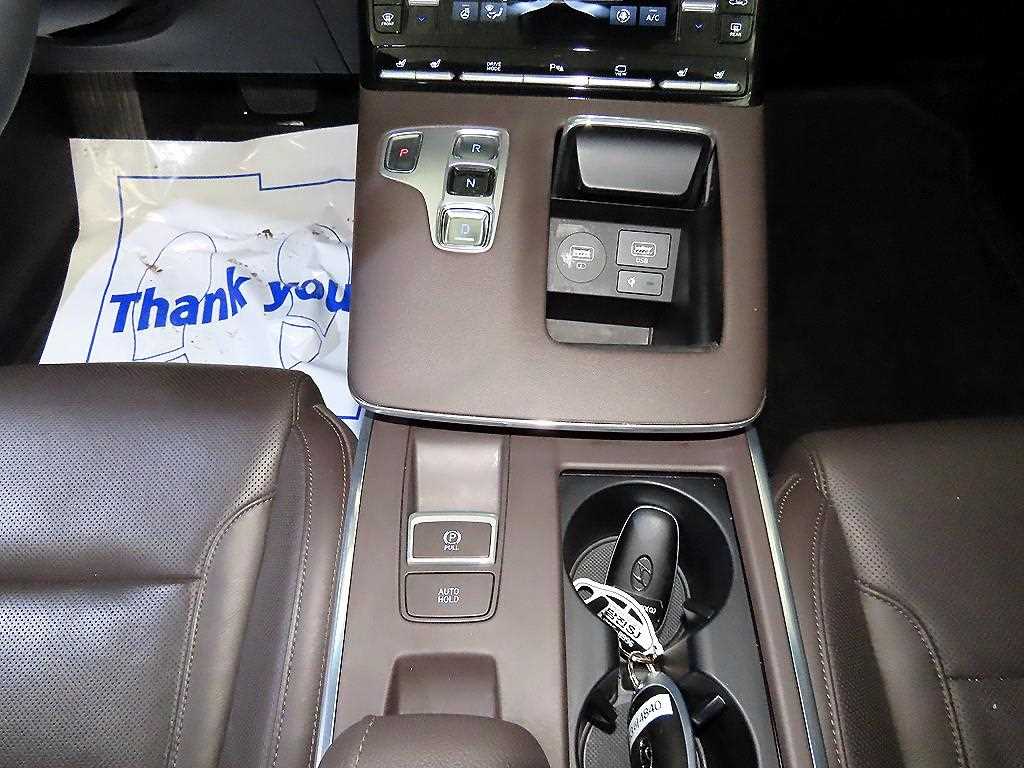 HYUNDAI Grandeur - Vista 12