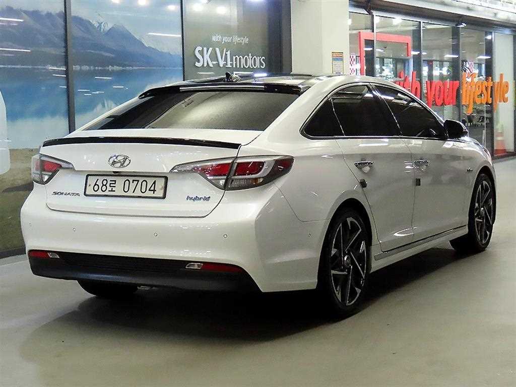 HYUNDAI Sonata - Vista 4