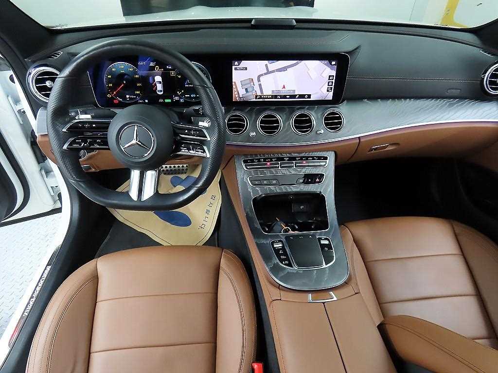 Mercedes Benz E class - Vista 7