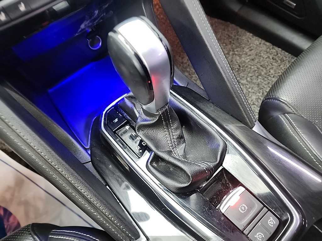 SAMSUNG QM6 - Vista 8