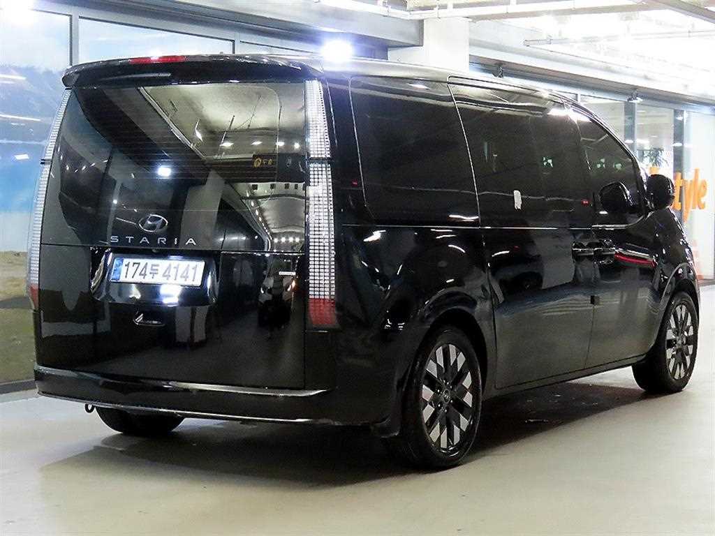 HYUNDAI Staria - Vista 4