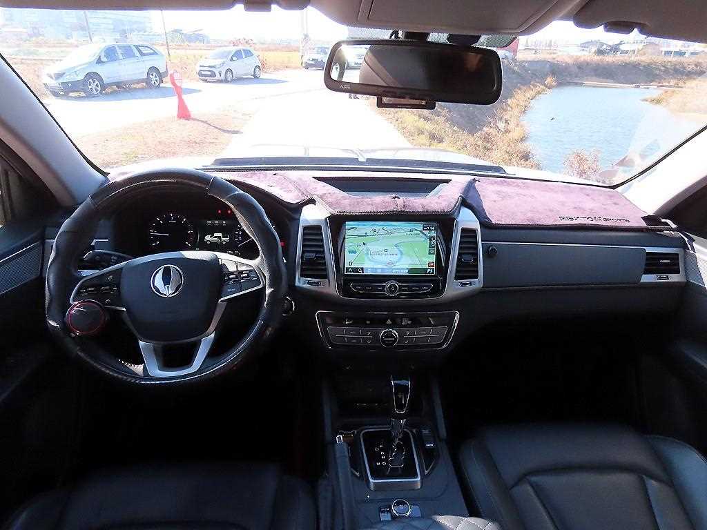 Ssangyong Rexton - Vista 10