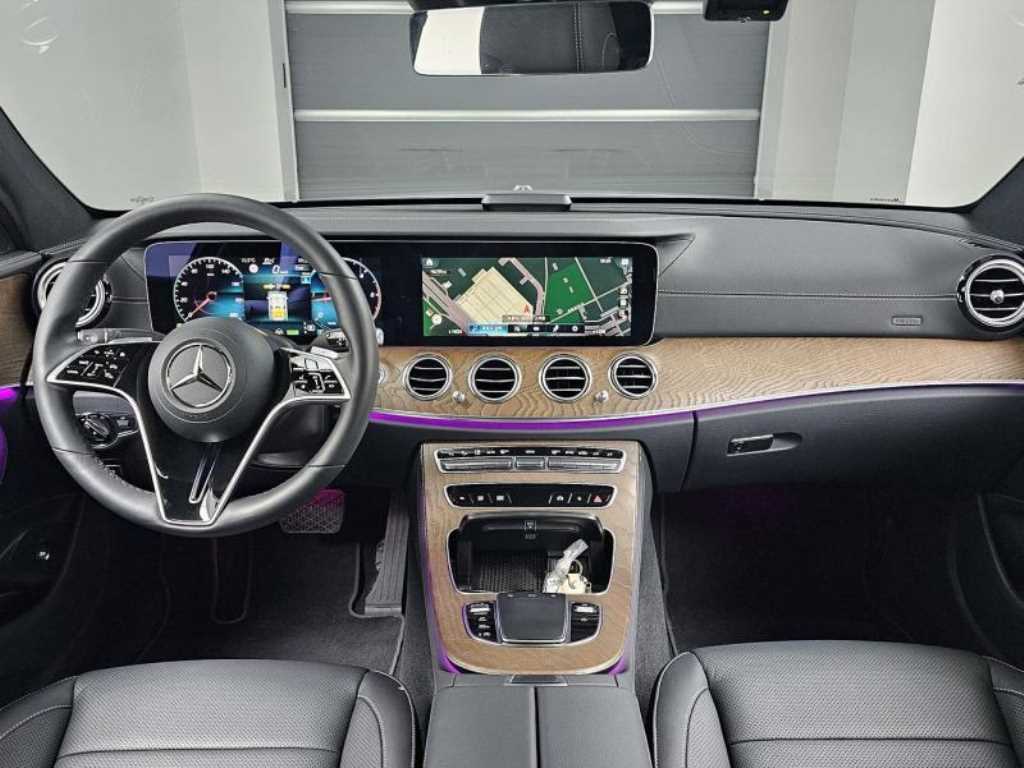 Mercedes Benz E class - Vista 7