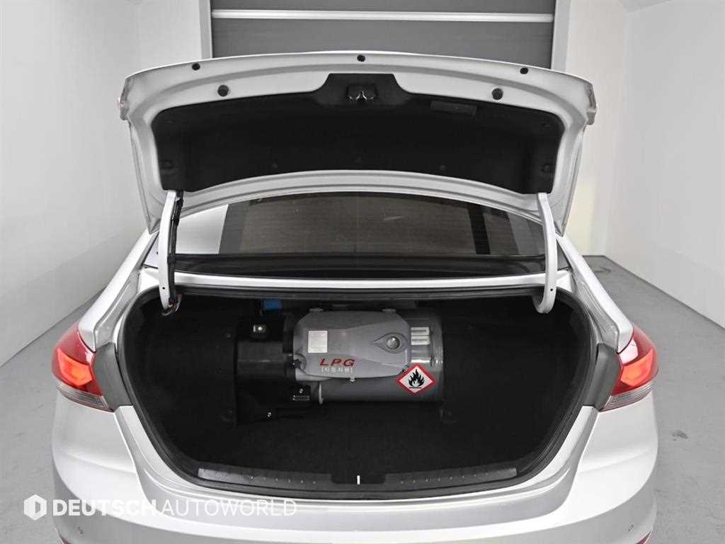 HYUNDAI Avante 2016 Plateado - Importación desde Corea - HF Imports Iquique - Foto 20