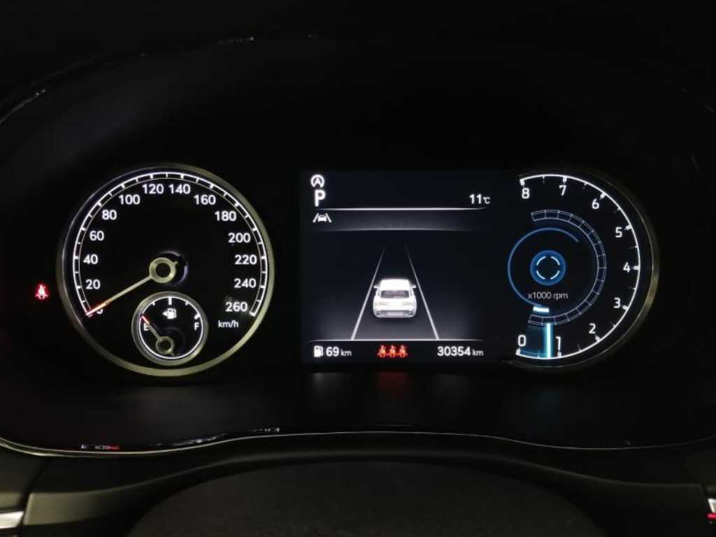 Genesis GV70 - Vista 10