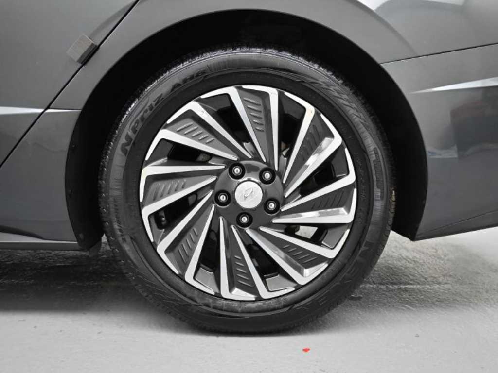 HYUNDAI Sonata - Vista 5