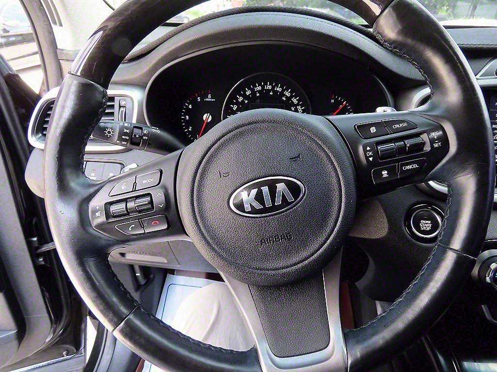 KIA Sorento - Vista 8