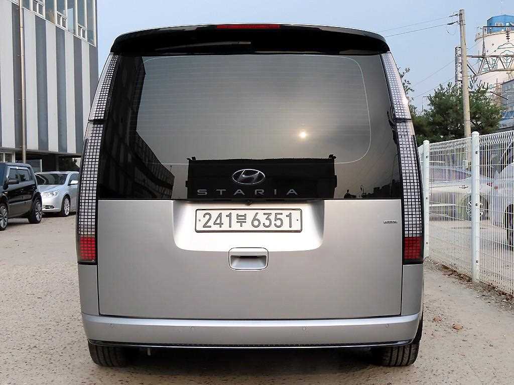 HYUNDAI Staria - Vista 4