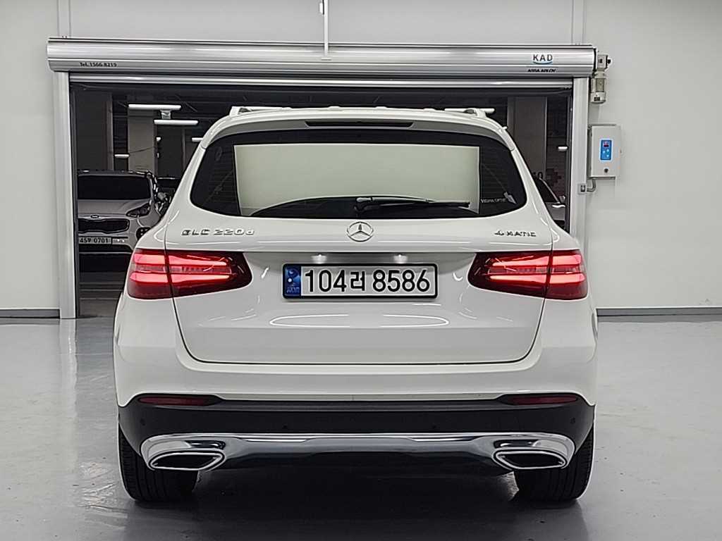 Mercedes Benz GLC Class - Vista 4