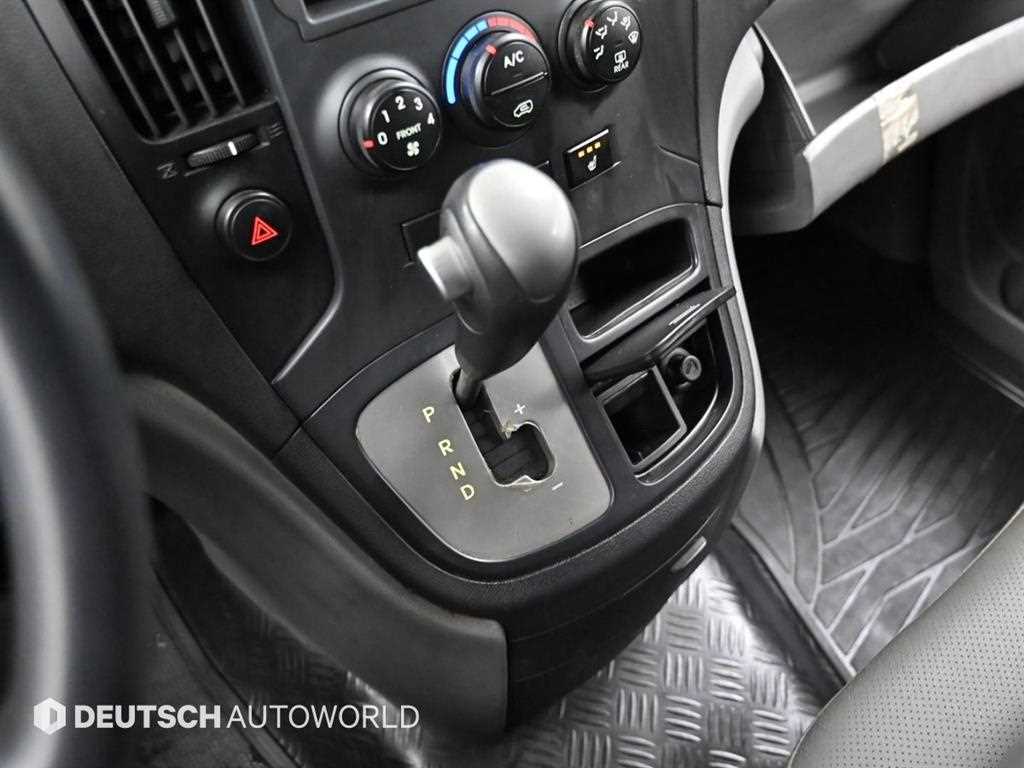 HYUNDAI Starex - Vista 9