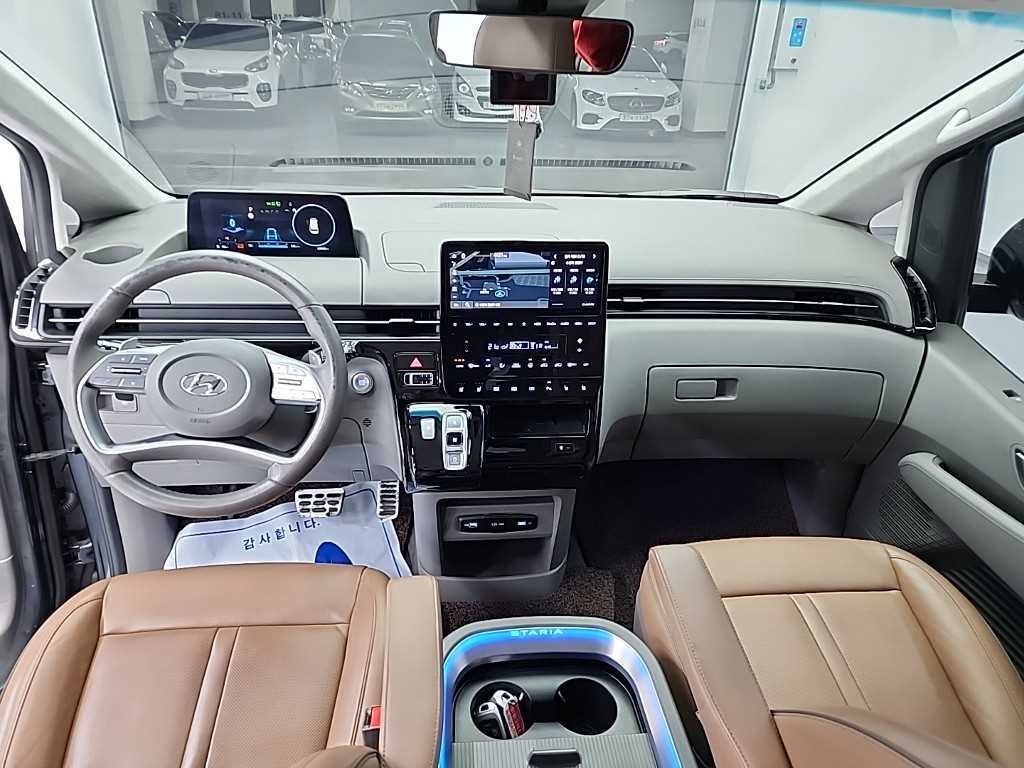 HYUNDAI Staria - Vista 7