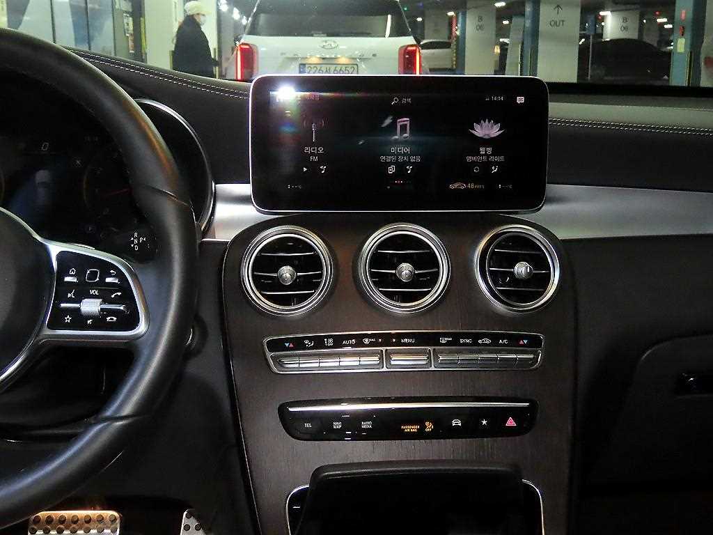 Mercedes Benz GLC Class - Vista 11