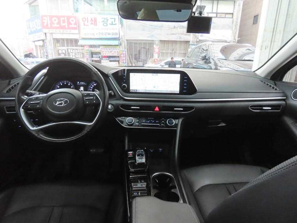 HYUNDAI Sonata - Vista 7