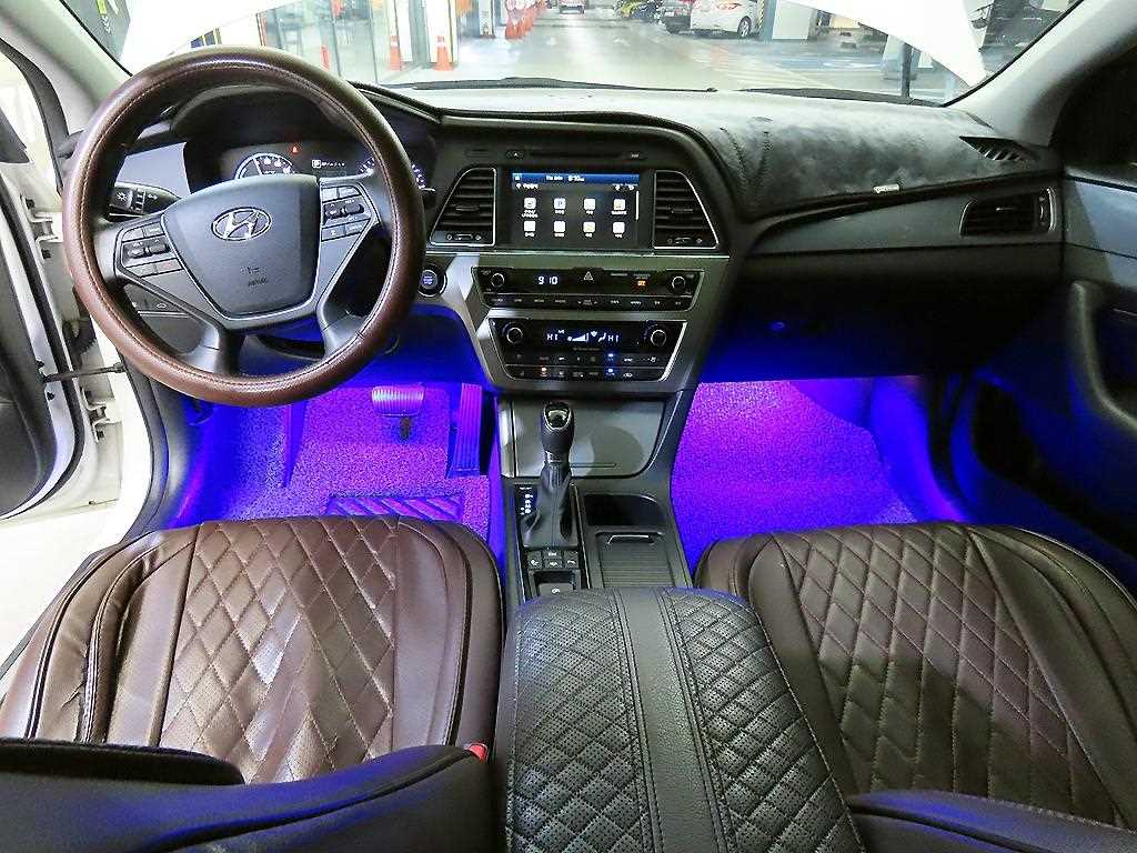 HYUNDAI Sonata - Vista 10