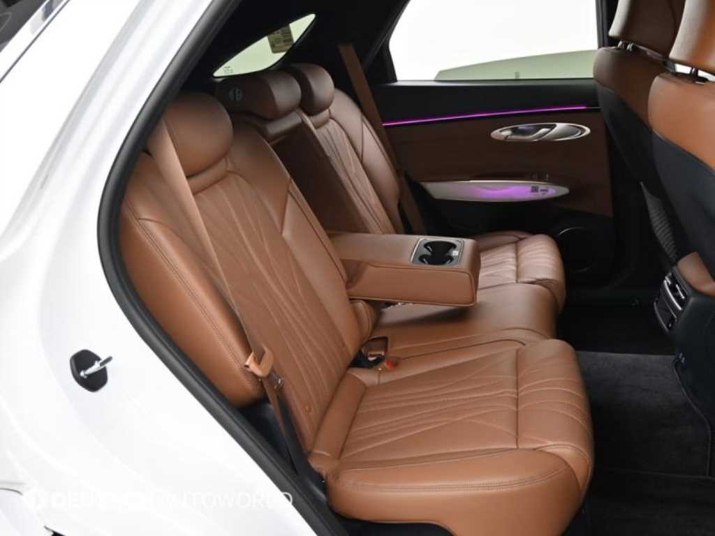 Genesis GV70 - Vista 12