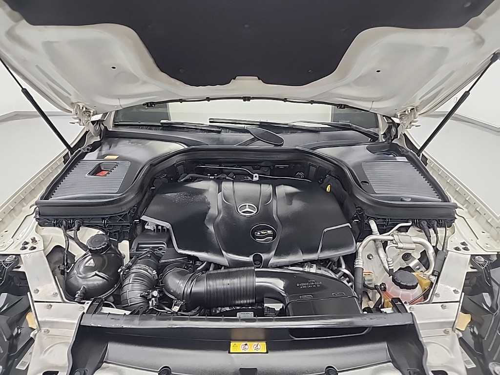 Mercedes Benz GLC Class - Vista 6