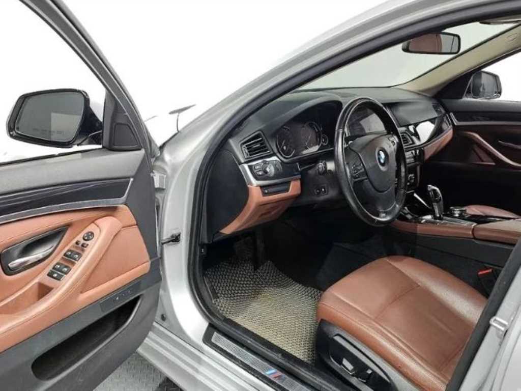 BMW 5 Series - Vista 11