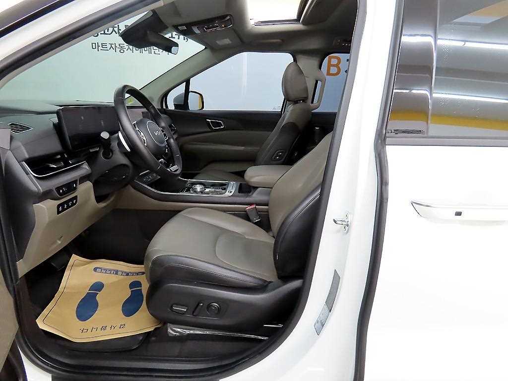 KIA Carnival - Vista 5