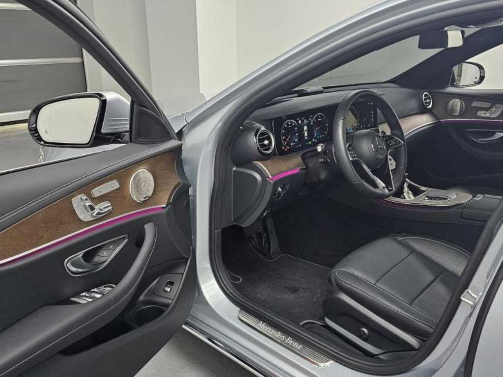 Mercedes Benz E class - Vista 11