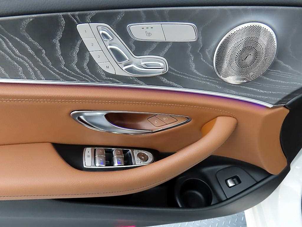 Mercedes Benz E class - Vista 11