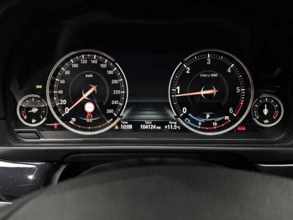 BMW 5 Series - Vista 5