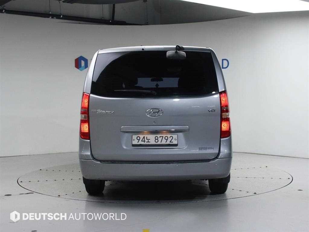 HYUNDAI Starex - Vista 4