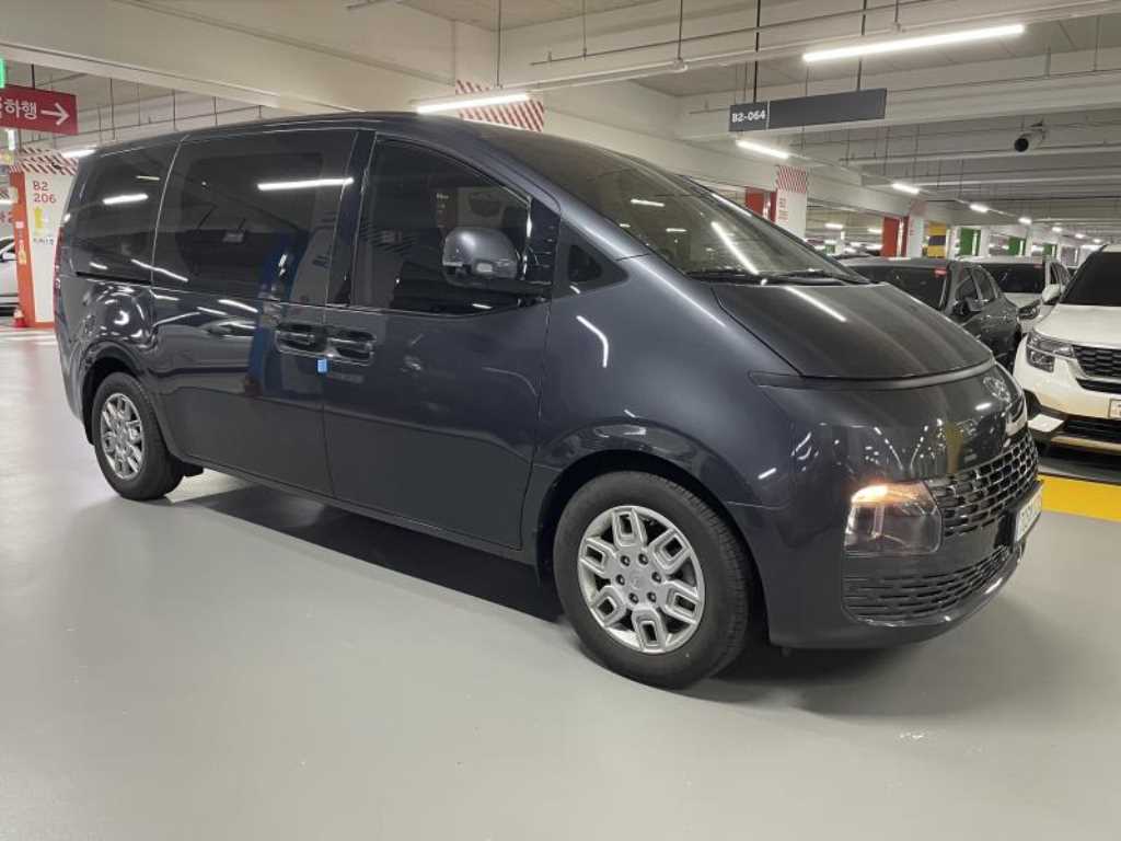 HYUNDAI Staria - Vista 2