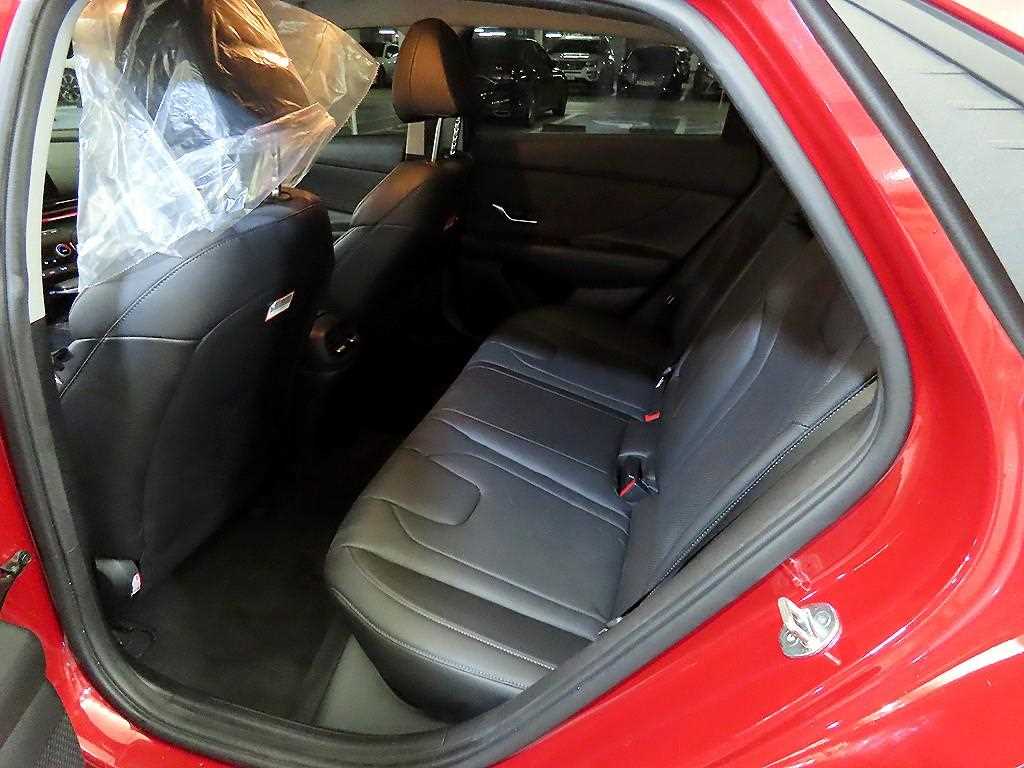 HYUNDAI Avante - Vista 7