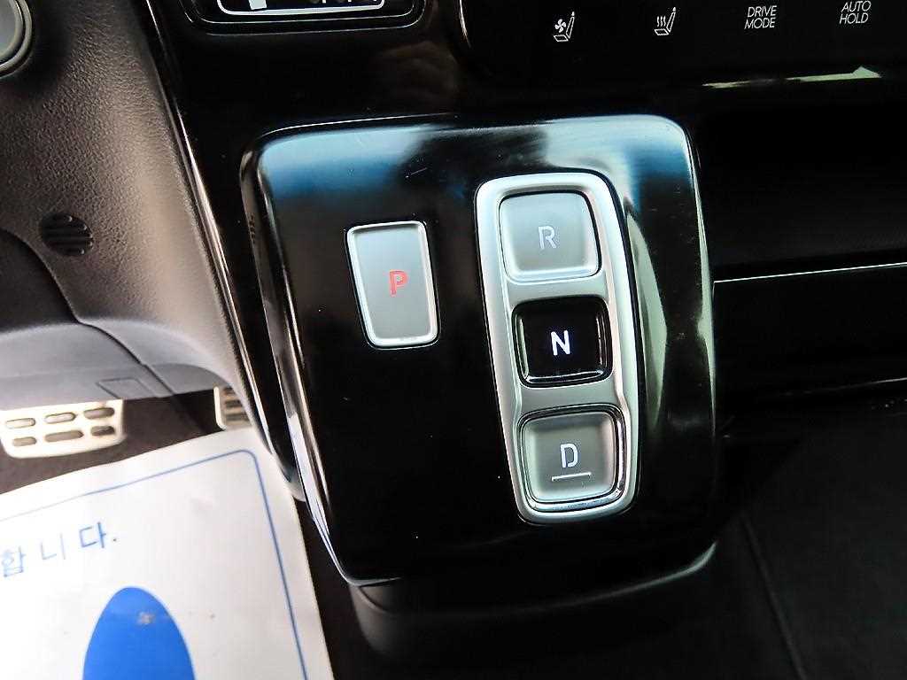 HYUNDAI Staria - Vista 11