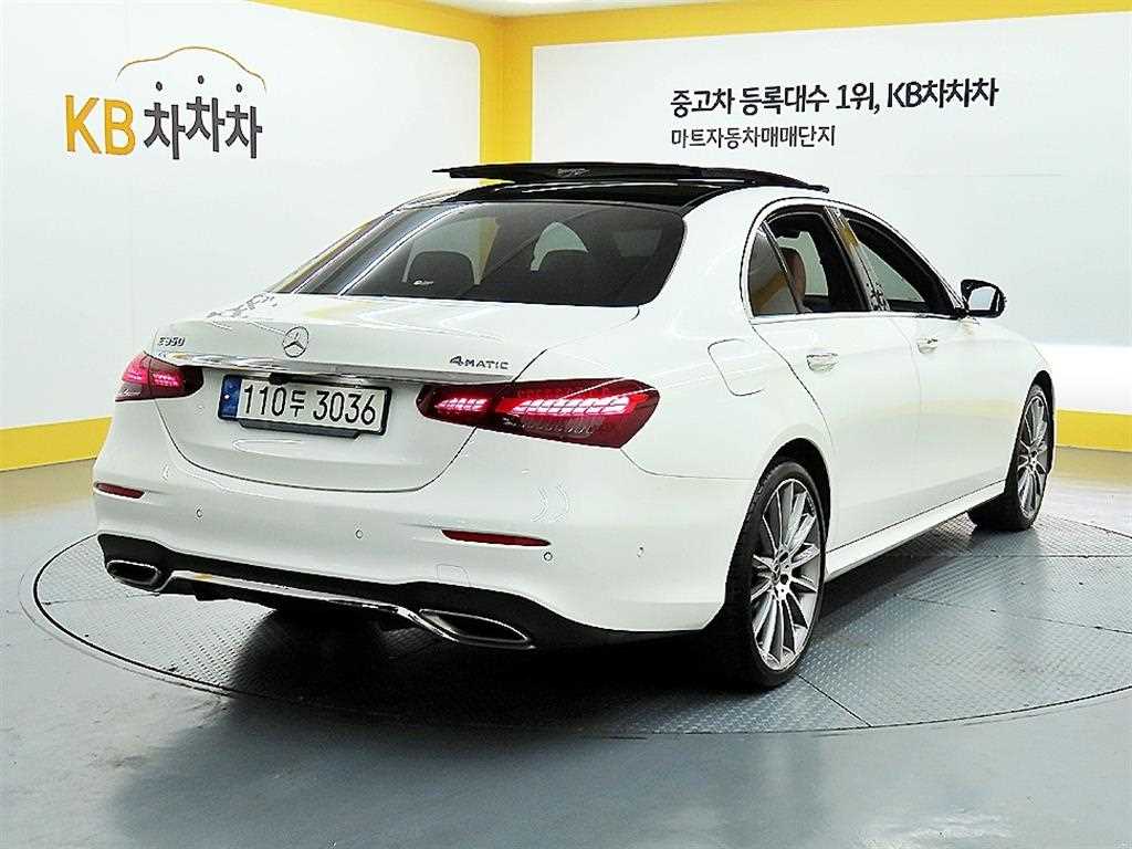 Mercedes Benz E class - Vista 4