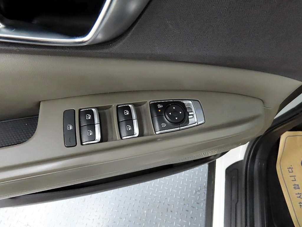 KIA Carnival - Vista 11